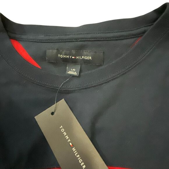 NWT Men’s Tommy Hilfiger Shirt - Picture 3 of 4